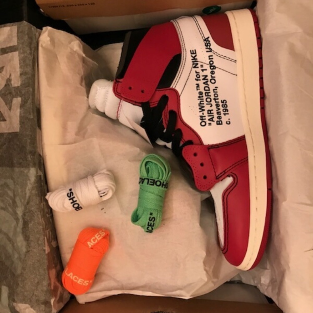 Off white Chicago ones size 8.5 DS!!